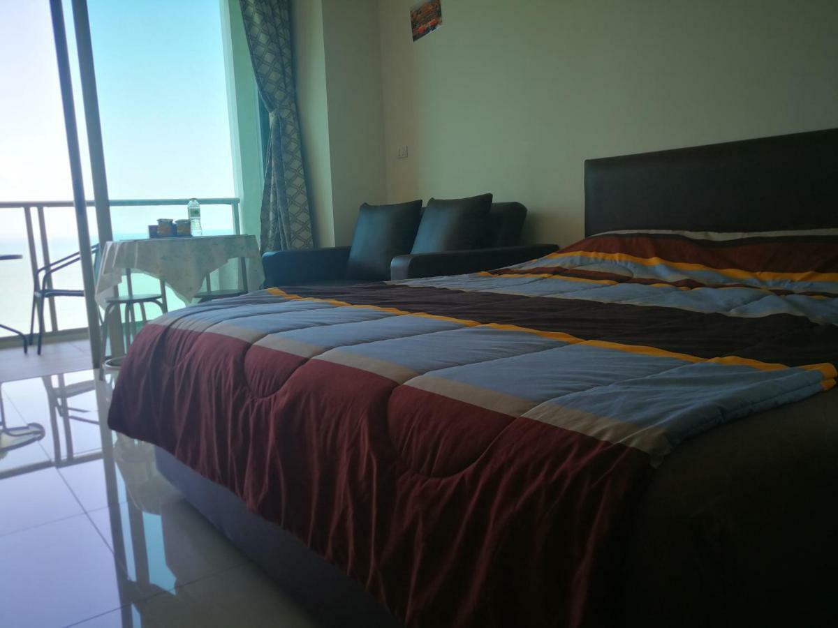 The Riviera Wongamat Hong Apartment Pattaya Exterior photo
